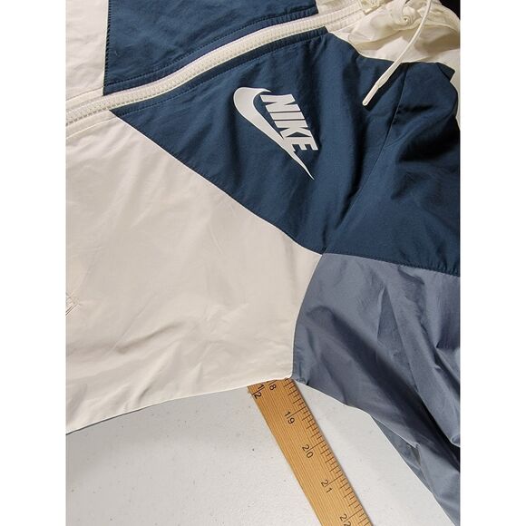 Nike Women's Cropped Windbreaker Hoodie - XS - Picture 3 of 6